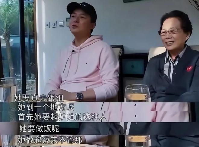 着46岁儿子躺狗窝痛哭她终于后悔了开元棋牌试玩亲手拆散儿子3段姻缘看(图2)