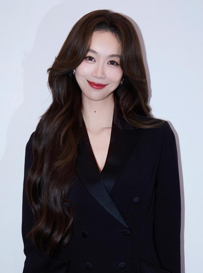 着46岁儿子躺狗窝痛哭她终于后悔了开元棋牌试玩亲手拆散儿子3段姻缘看(图7)